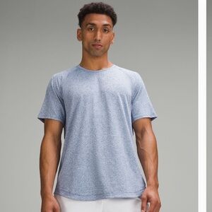 Lululemon License to Train Short-Sleeve Shirt, Size XL